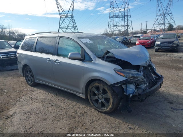 2015 TOYOTA SIENNA SE 8 PASSENGER VIN: 5TDXK3DC3FS668931