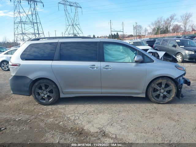 2015 TOYOTA SIENNA SE 8 PASSENGER VIN: 5TDXK3DC3FS668931