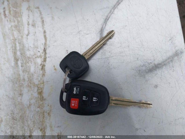 Toyota COROLLA LE 2015 5YFBURHE5FP285990 Image 11