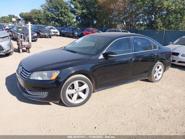 1VWBT7A33EC050492 Volkswagen Passat 1.8t Se