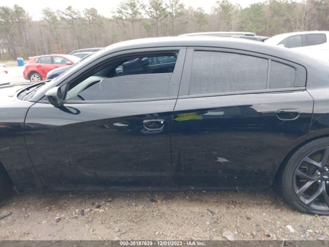 2C3CDXBG4KH685627 Dodge Charger Sxt Rwd