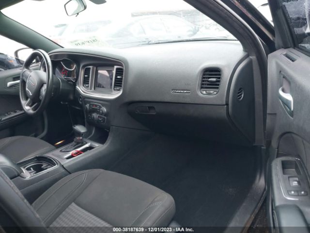 2C3CDXBG4KH685627 Dodge Charger Sxt Rwd