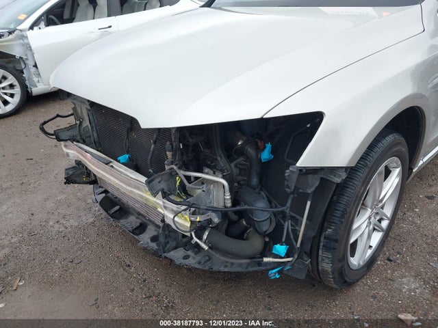 Audi Q5 2.0t Premium 2016 WA1L2AFP0GA066208 Image 6