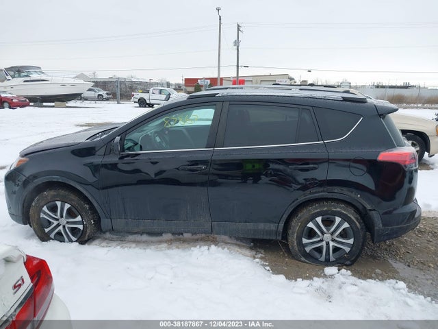 Toyota RAV4 LE 2018 2T3BFREV9JW857897 Image 14
