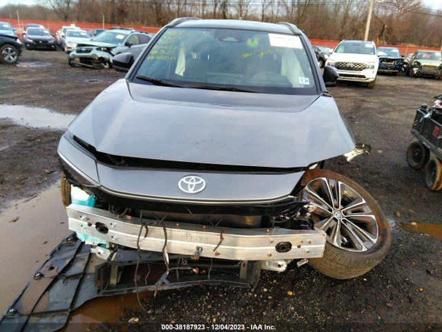 2023 TOYOTA BZ4X LIMITED VIN: JTMABACA5PA022122