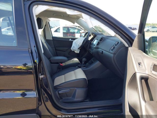WVGBV7AX7HK030476 Volkswagen Tiguan 2.0t/2.0t S