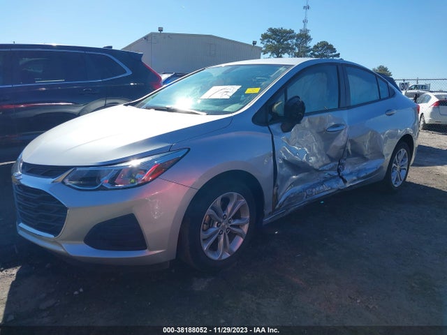 Chevrolet CRUZE LS 2019 1G1BC5SM3K7107639 Image 2