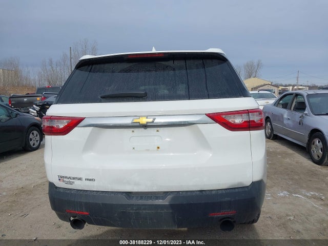 Chevrolet Traverse Ls 2018 1GNEVFKW0JJ179414 Image 16