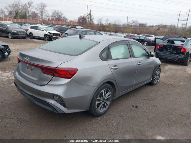 3KPF24AD4NE432120 KIA Forte Lxs