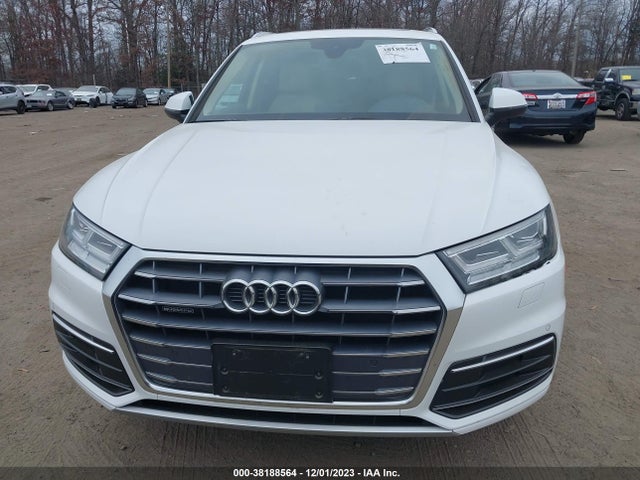 WA1BNAFY8J2245738 Audi Q5 2.0t Tech Premium/2.0t Premium