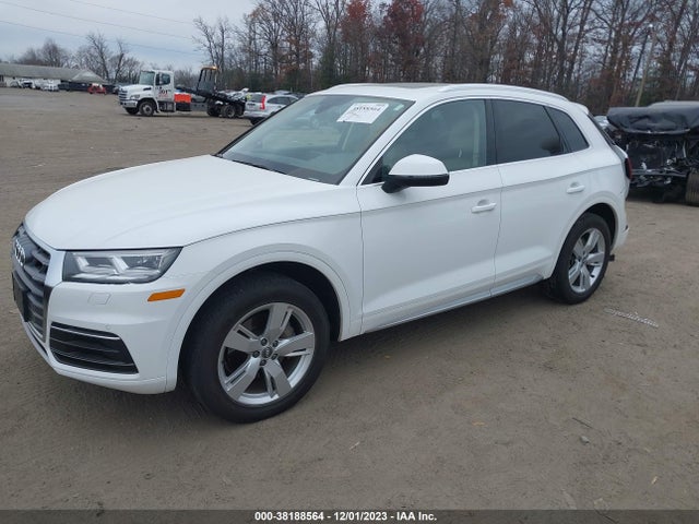 WA1BNAFY8J2245738 Audi Q5 2.0t Tech Premium/2.0t Premium
