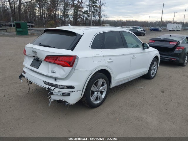 WA1BNAFY8J2245738 Audi Q5 2.0t Tech Premium/2.0t Premium