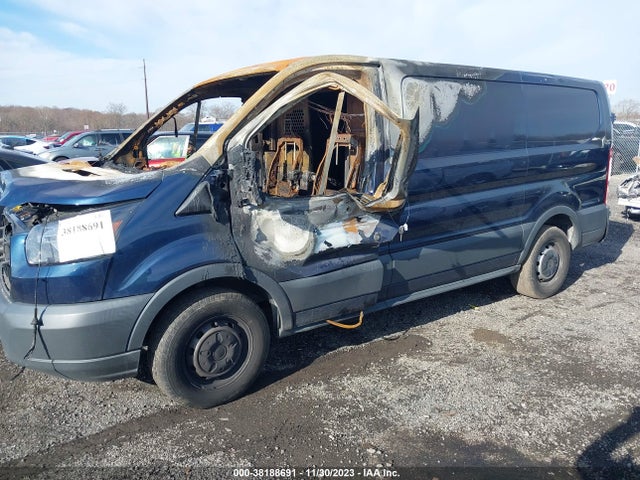 Ford Transit-150 2017 1FTYE1YM3HKB24698 Image 2