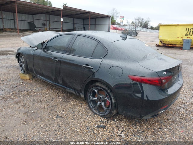 ZARFAECNXJ7592663 Alfa Romeo Giulia Ti Sport Rwd