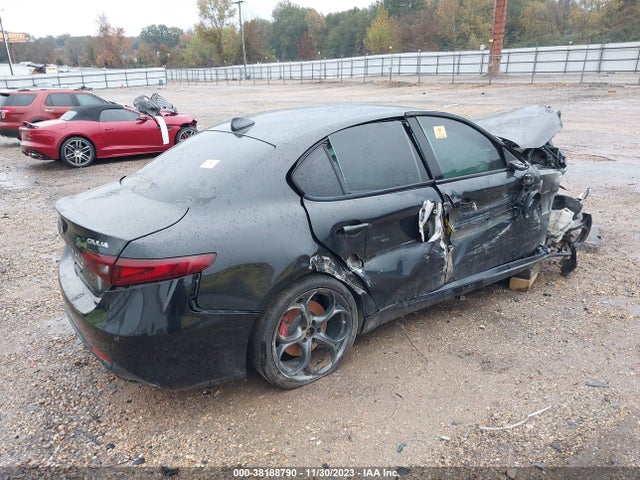 ZARFAECNXJ7592663 Alfa Romeo Giulia Ti Sport Rwd