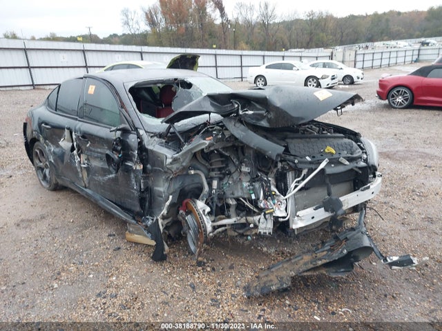 ZARFAECNXJ7592663 Alfa Romeo Giulia Ti Sport Rwd