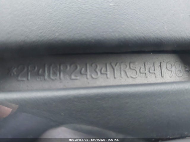 2000 PLYMOUTH GRAND VOYAGER VIN: 2P4GP2434YR544198