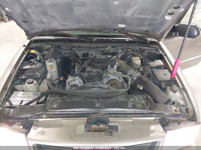 2000 GMC SONOMA SLS VIN: 1GTCS19W7Y8230281