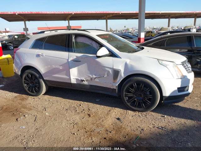 3GYFNAE30FS641360 Cadillac Srx Standard