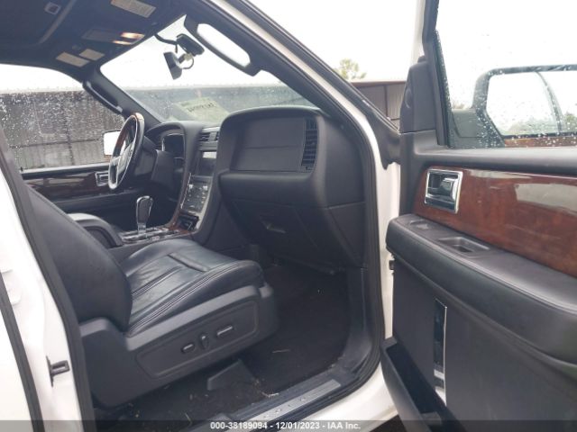 5LMJJ2HT0GEL01658 Lincoln Navigator Select