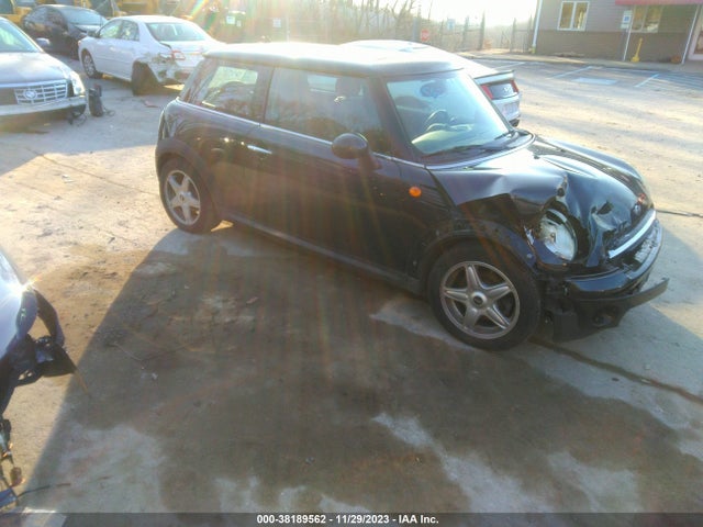 2009 MINI COOPER WMWMF33529TU73769 Photo 0
