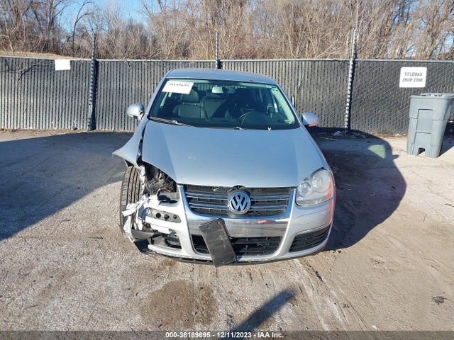 2010 VOLKSWAGEN JETTA LIMITED EDITION VIN: 3VWAX7AJ7AM113083