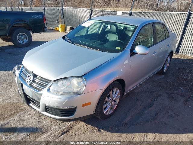 2010 VOLKSWAGEN JETTA LIMITED EDITION VIN: 3VWAX7AJ7AM113083