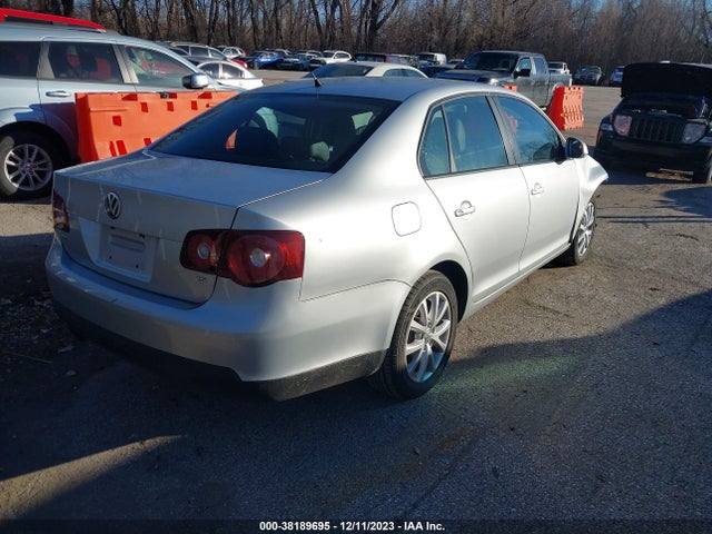 2010 VOLKSWAGEN JETTA LIMITED EDITION VIN: 3VWAX7AJ7AM113083