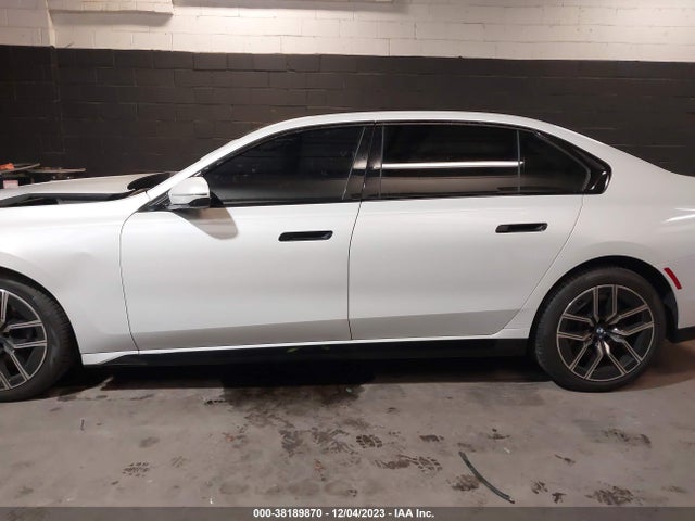 BMW 760i Xdrive 2023 WBA33EJ02PCN27706 Image 15