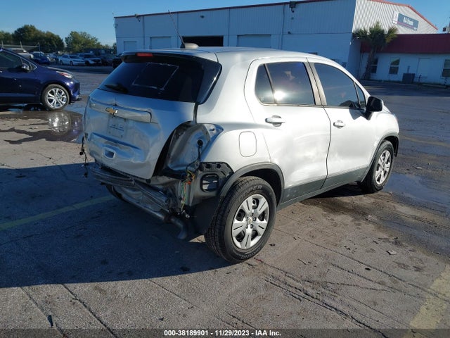 Chevrolet TRAX LS 2019 3GNCJKSB3KL181659 Image 4