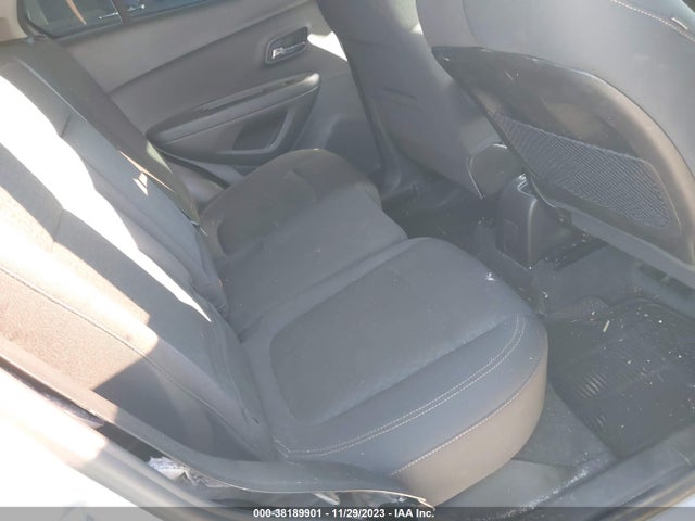 Chevrolet TRAX LS 2019 3GNCJKSB3KL181659 Image 8