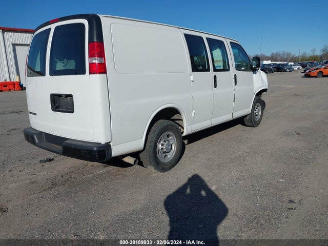Chevrolet Express 2500 Work Van 2017 1GCWGAFF6H1219784 Image 4