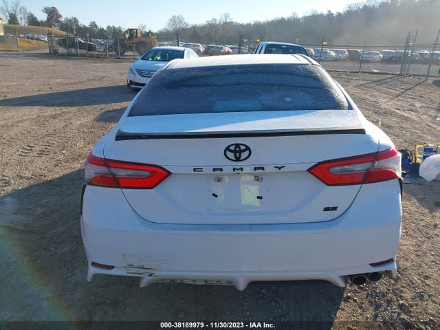 Toyota CAMRY SE 2018 4T1B11HK7JU634834 Image 16