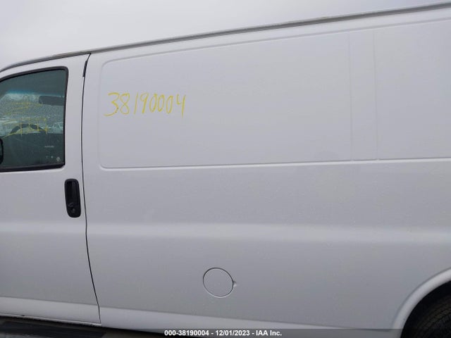 GMC Savana 2500 Work Van 2019 1GTW7AFG1K1363260 Image 14