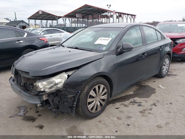 Chevrolet Cruze Ls Auto 2014 1G1PA5SGXE7330979 Image 2