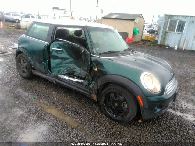 2008 MINI COOPER WMWMF33578TU67335 Photo 0