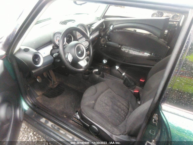 2008 MINI COOPER WMWMF33578TU67335 Photo 4