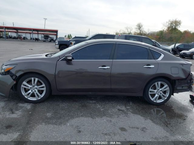 1N4BL3AP2HC116393 Nissan Altima 3.5 Sl/3.5 Sr