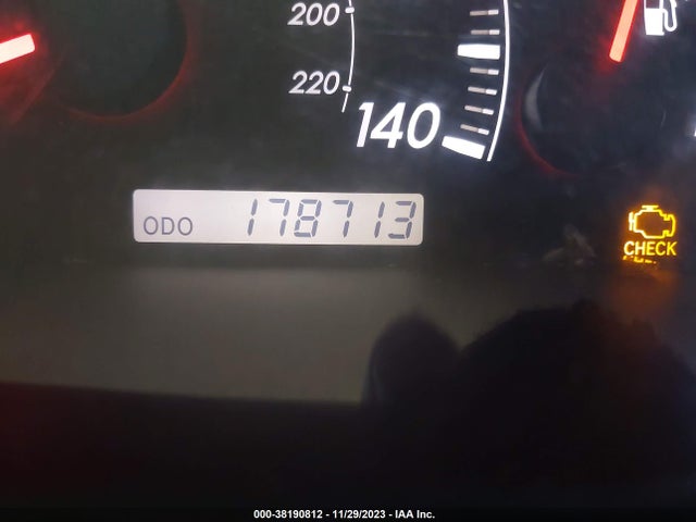 2005 TOYOTA CAMRY LE VIN: 4T1BE30KX5U565896