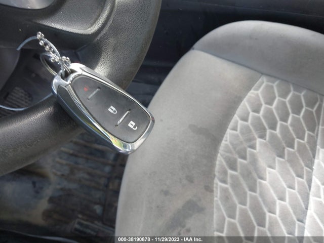 Chevrolet EQUINOX LS 2018 2GNAXHEV1J6302707 Image 11