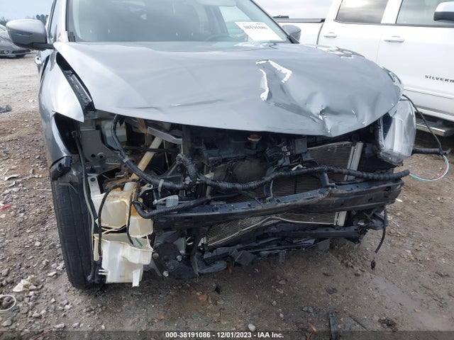 2018 NISSAN ROGUE SV VIN: KNMAT2MT4JP532999