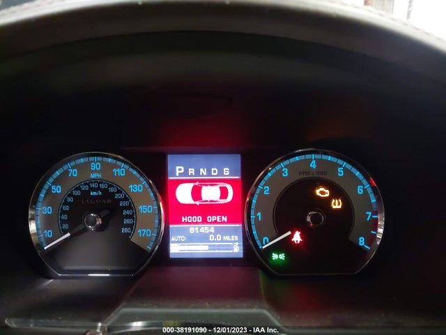 2011 JAGUAR XF SAJWA0GB9BLR85299 Photo 6