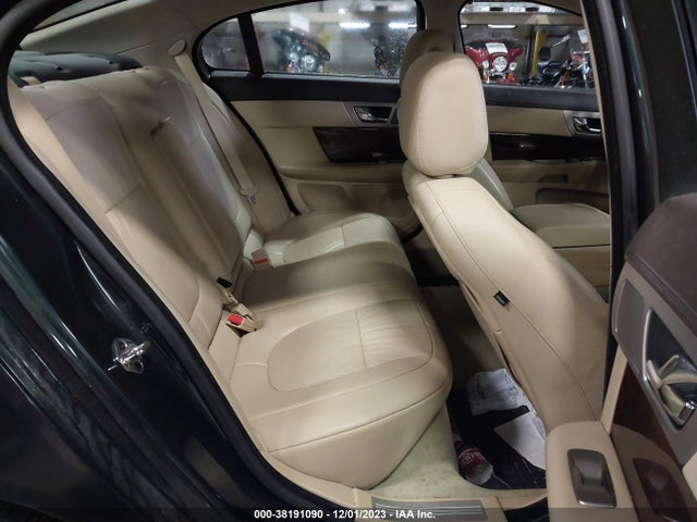2011 JAGUAR XF SAJWA0GB9BLR85299 Photo 7