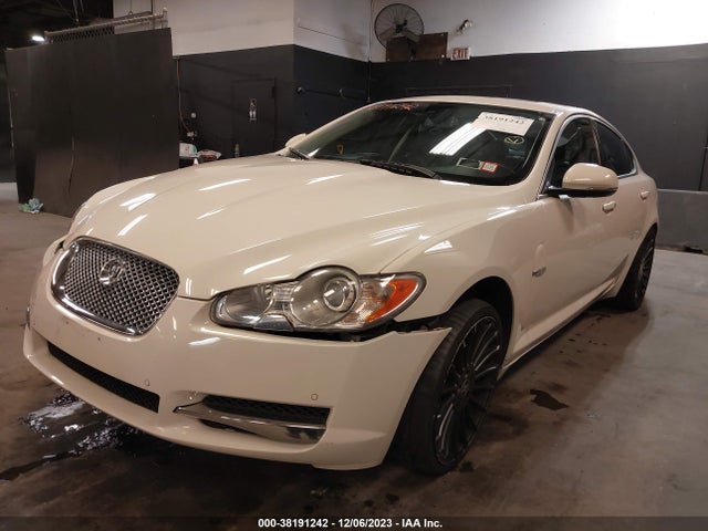 2010 JAGUAR XF SAJWA0HE3AMR75174 Photo 1