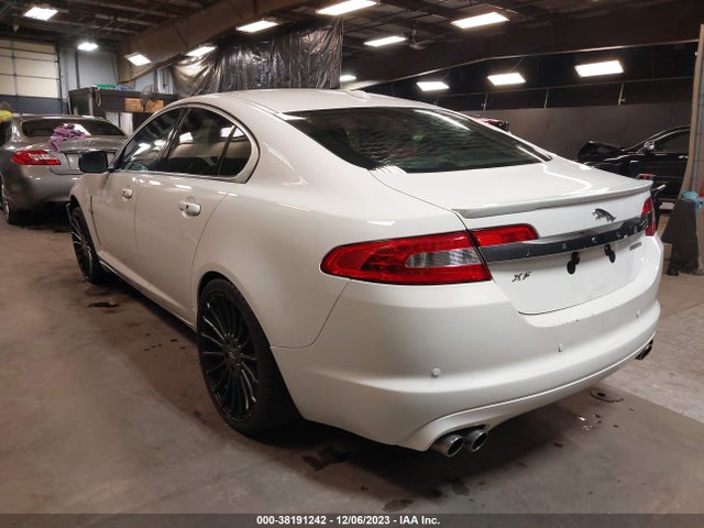 2010 JAGUAR XF SAJWA0HE3AMR75174 Photo 2