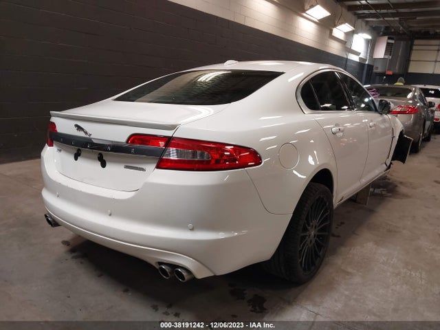 2010 JAGUAR XF SAJWA0HE3AMR75174 Photo 3