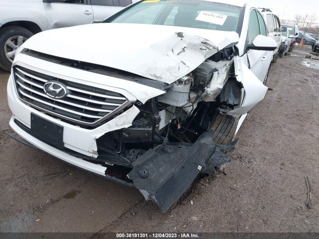 2016 HYUNDAI SONATA SE VIN: 5NPE24AF4GH357558