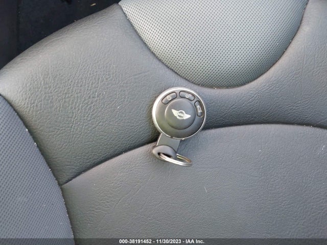 2010 MINI COOPER S WMWMF7C59ATZ71883 Photo 10