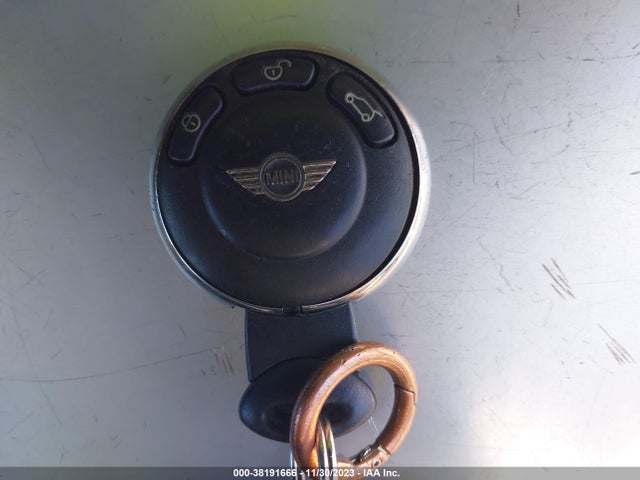 2011 MINI COOPER S WMWSV3C50BTY13582 Photo 10