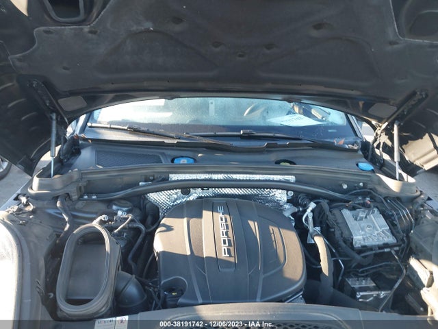2019 PORSCHE MACAN WP1AA2A52KLB08742 Photo 9
